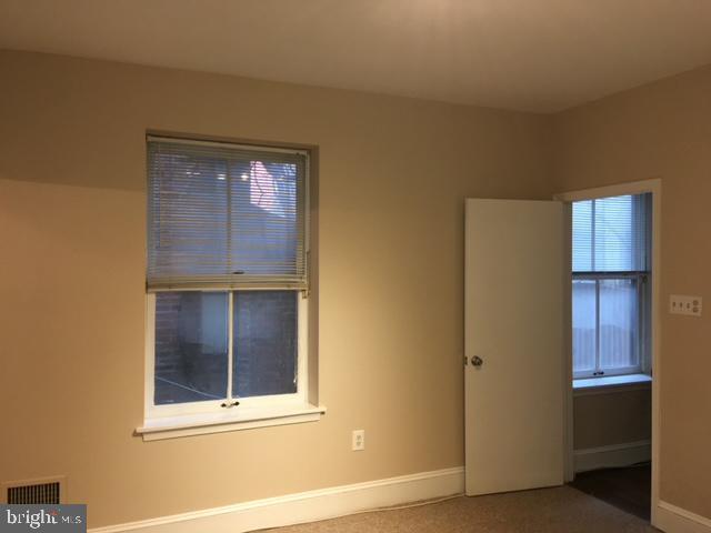 Building Photo - 1906 Fairmount Ave