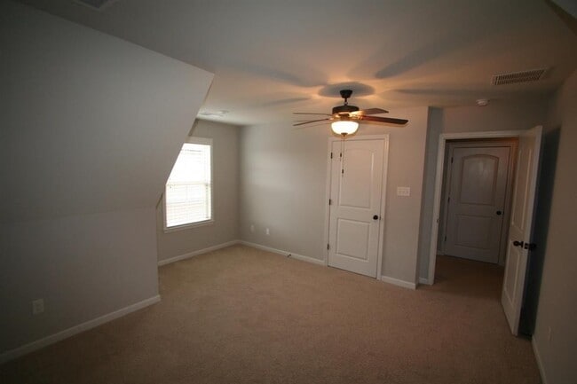 Building Photo - 5191 Forest Bend Cove