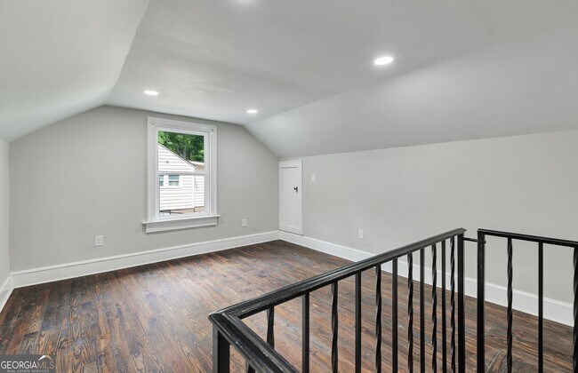 Building Photo - 1238 Trenton St SE