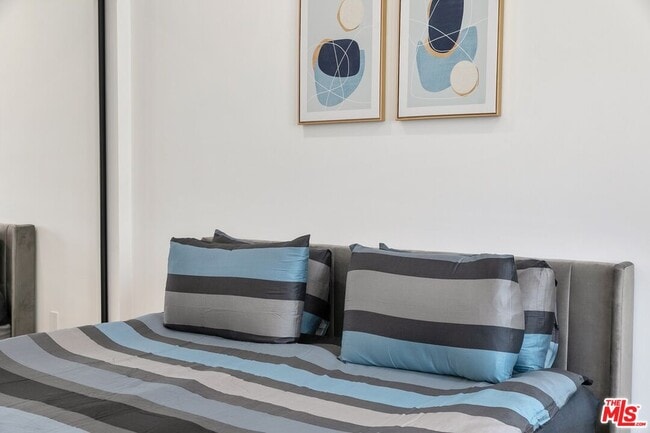 Building Photo - 1236 N Spaulding Ave