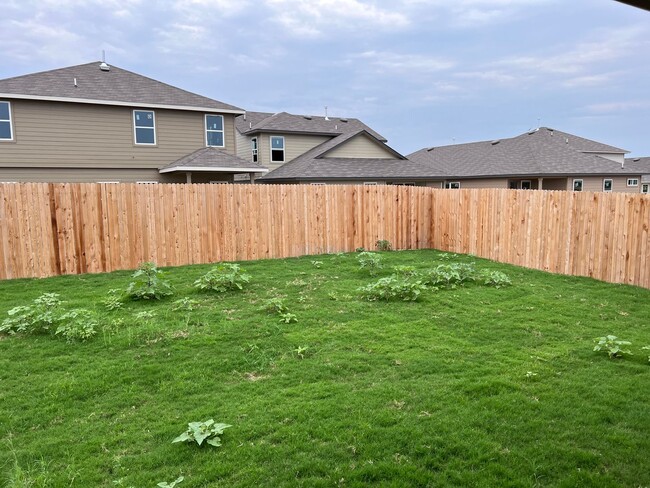 Building Photo - Valley ranch