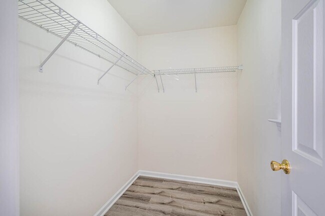 Building Photo - 718 Delta Downs Dr