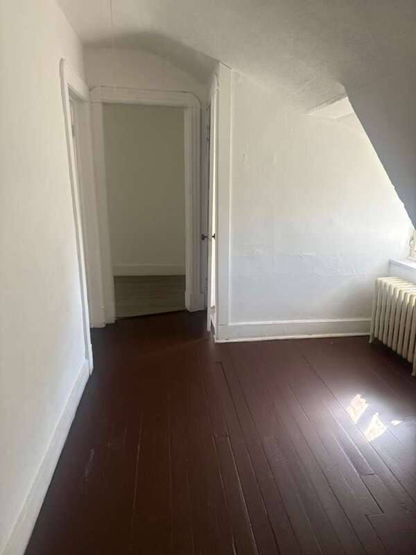 Building Photo - 476 Hudson Ave