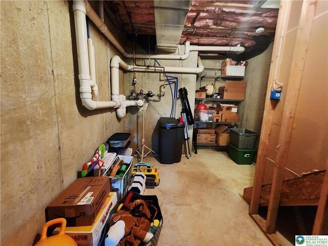 Building Photo - 278 Maple Ct