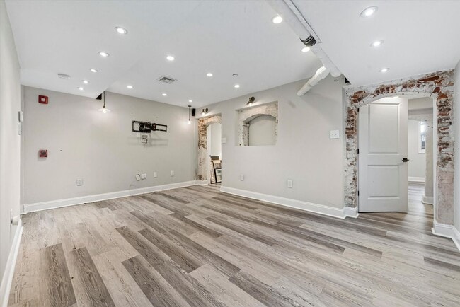 Building Photo - 201 W Barnard St