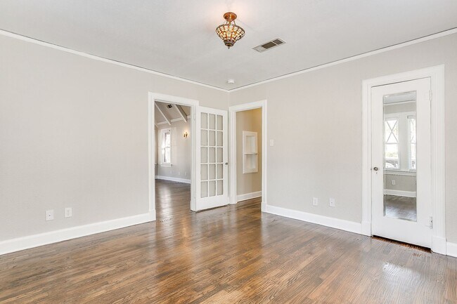 Building Photo - 3257 Greene Ave