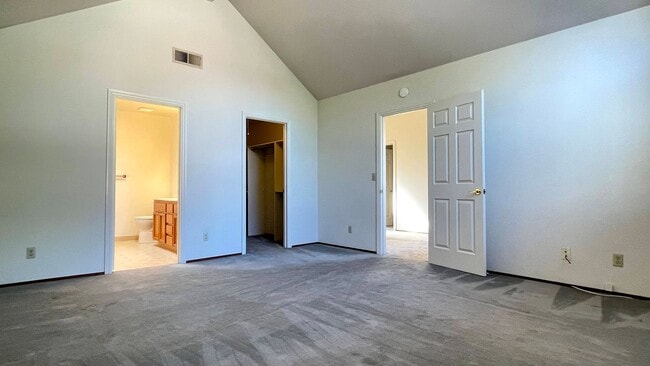 Building Photo - 1124 Calle Almaden