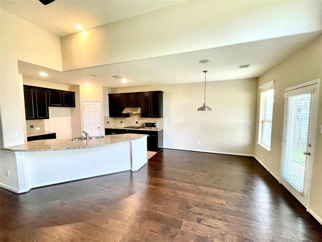 Building Photo - 6165 Bridgewater Ln