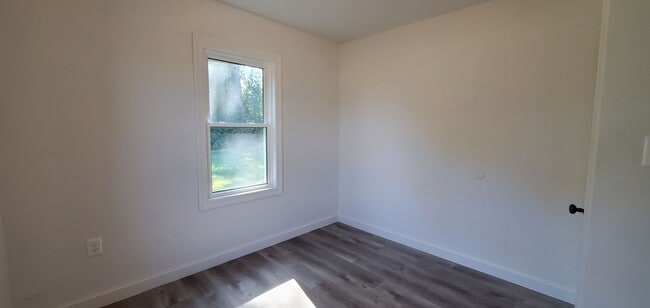 Building Photo - 2 bedroom 1 bath home in Lockwood!