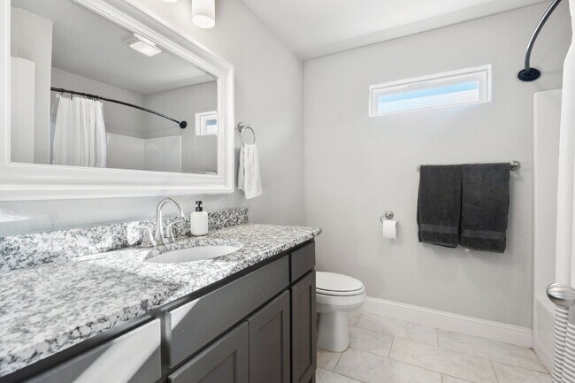 Building Photo - 1707 Aleia Cv