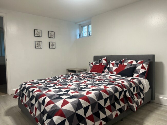 Building Photo - 4801 Oliver St