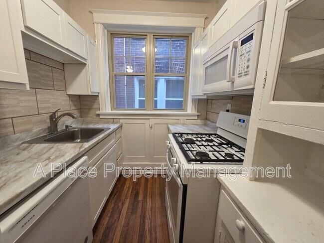 Building Photo - 3143 Halliday Ave