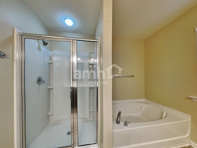 Building Photo - 298 Scarlett Ln