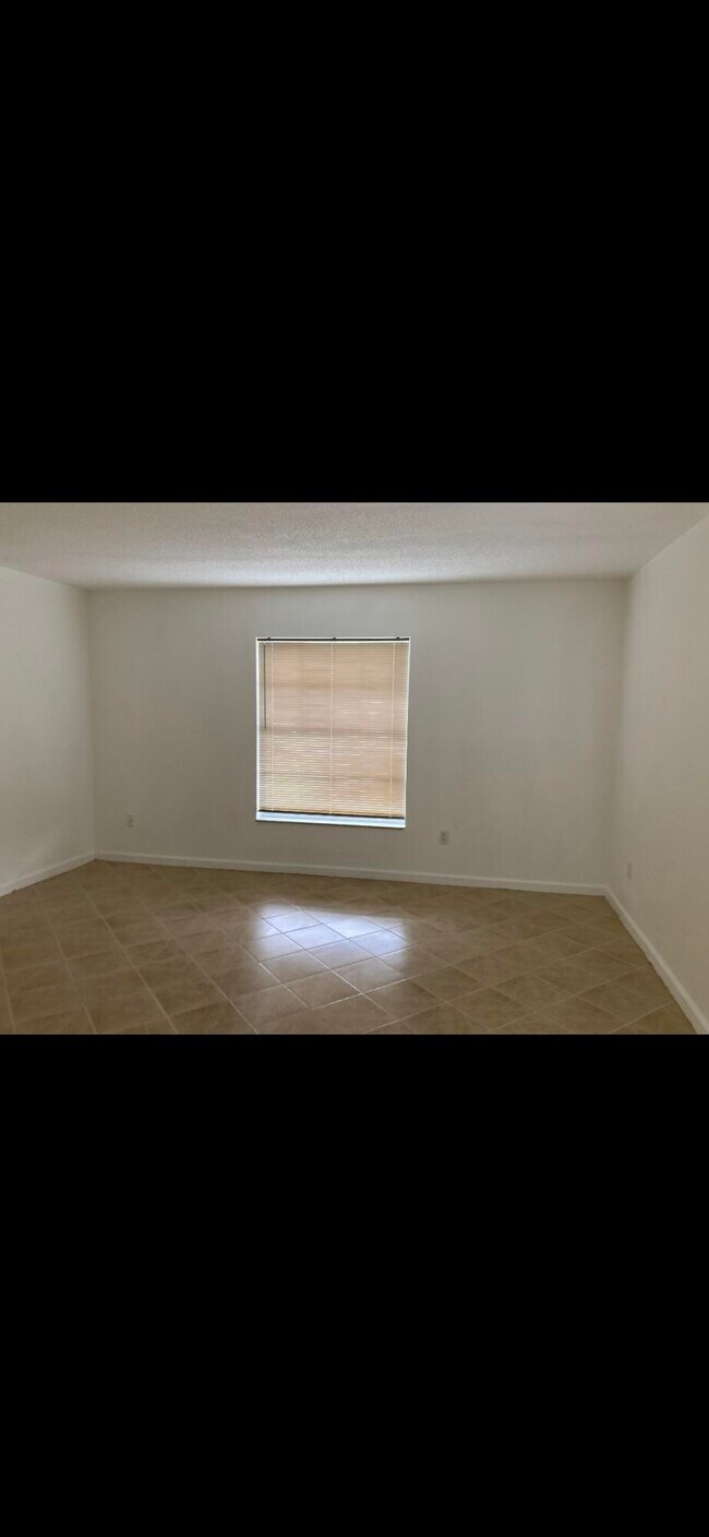 Building Photo - 1243 Kinglet Terrace