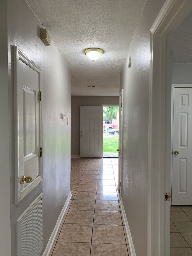 Building Photo - Single Family Home Ready for Occupancy wit...