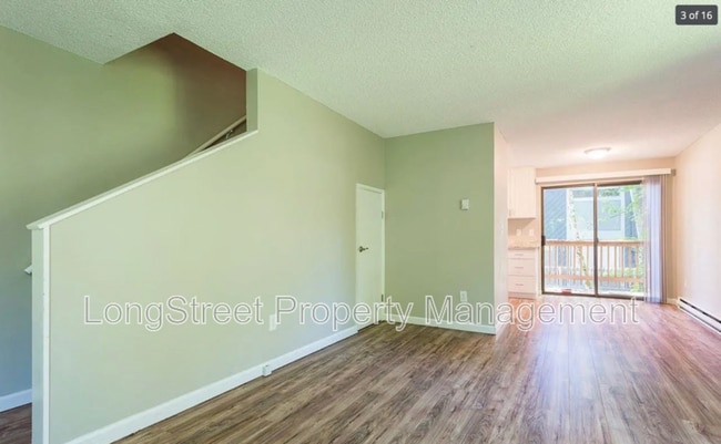 Building Photo - 4901 SW Beaverton Hillsdale Hwy