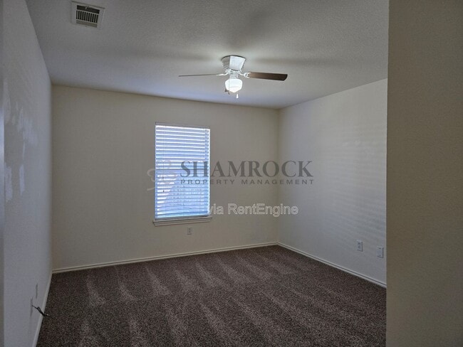 Building Photo - 10201 Lilac Ln