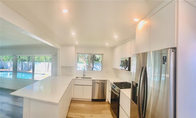 Building Photo - 19340 NE 18th Ct