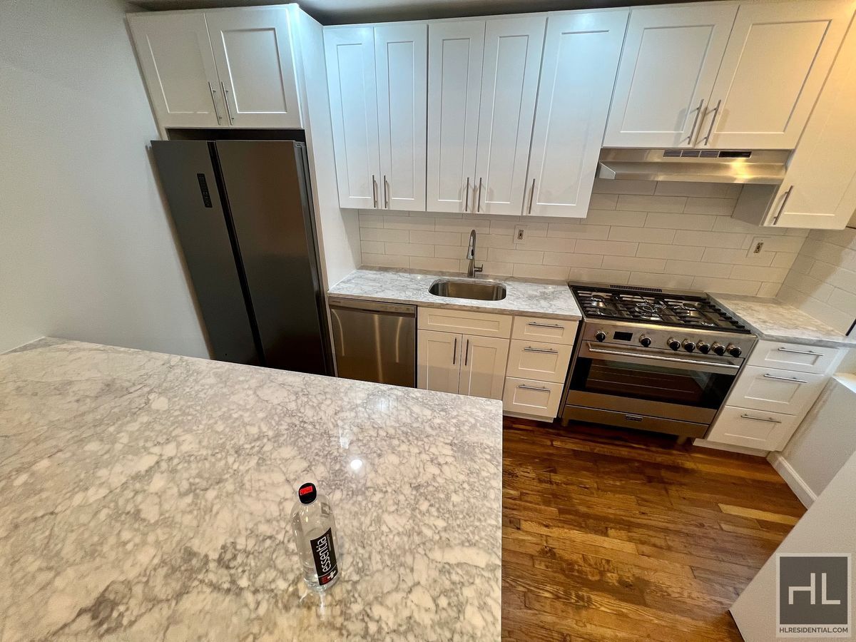 Building Photo - 4BR 2BA Historic Limestone Floor Through G...