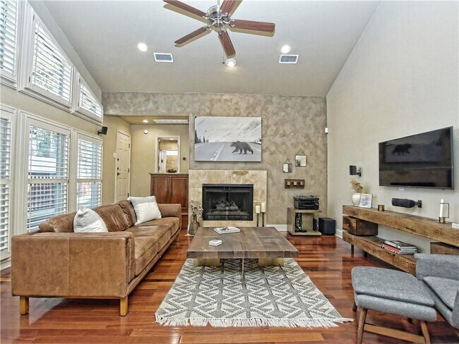 Building Photo - 8123 Forest Mesa Dr