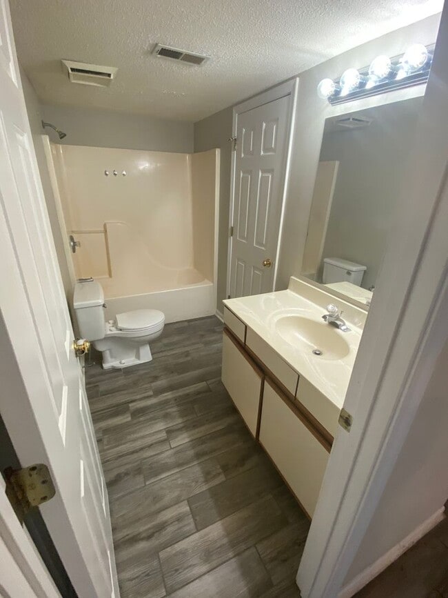 Building Photo - Santa Rosa Court 2416-2418