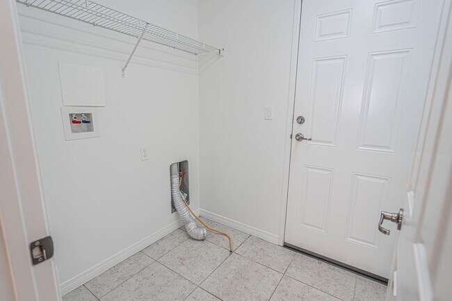 Building Photo - West Creek 3 Bedroom Townhome for Rent in ...