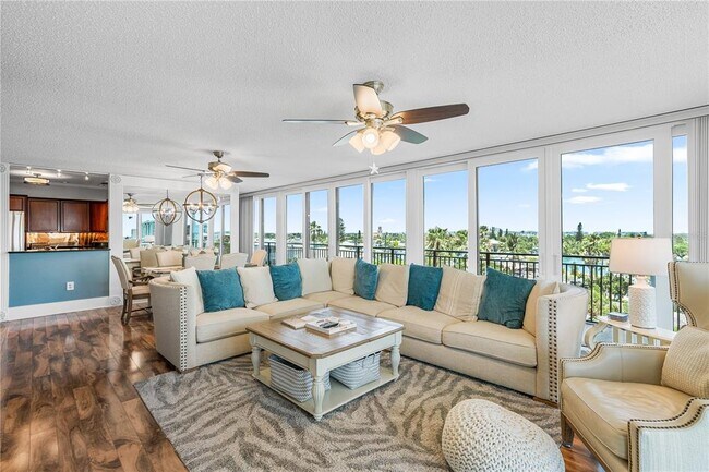 Building Photo - 7650 Bayshore Dr