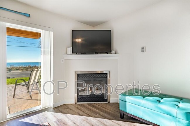 Building Photo - 8075 Harborview Rd