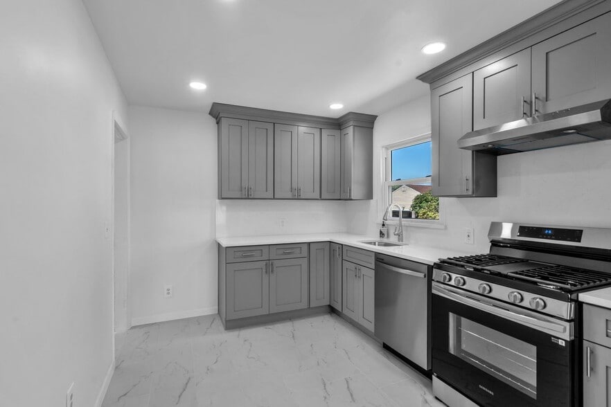 Building Photo - 253 Fairmount Ave