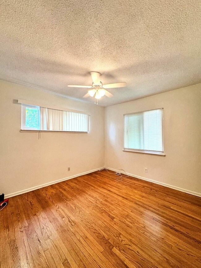 Building Photo - Rare 3 Bed Solar Home for Rent in Pomona Near Claremont & La Verne | Yard, Office, Garage