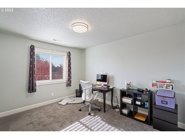 Building Photo - 3509 NE 80th St