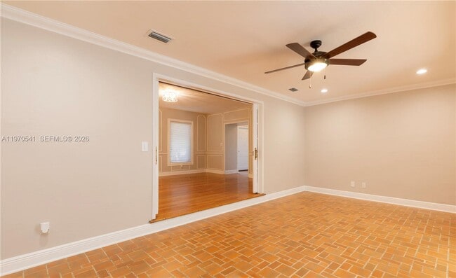 Building Photo - 1350 Mendavia Ave