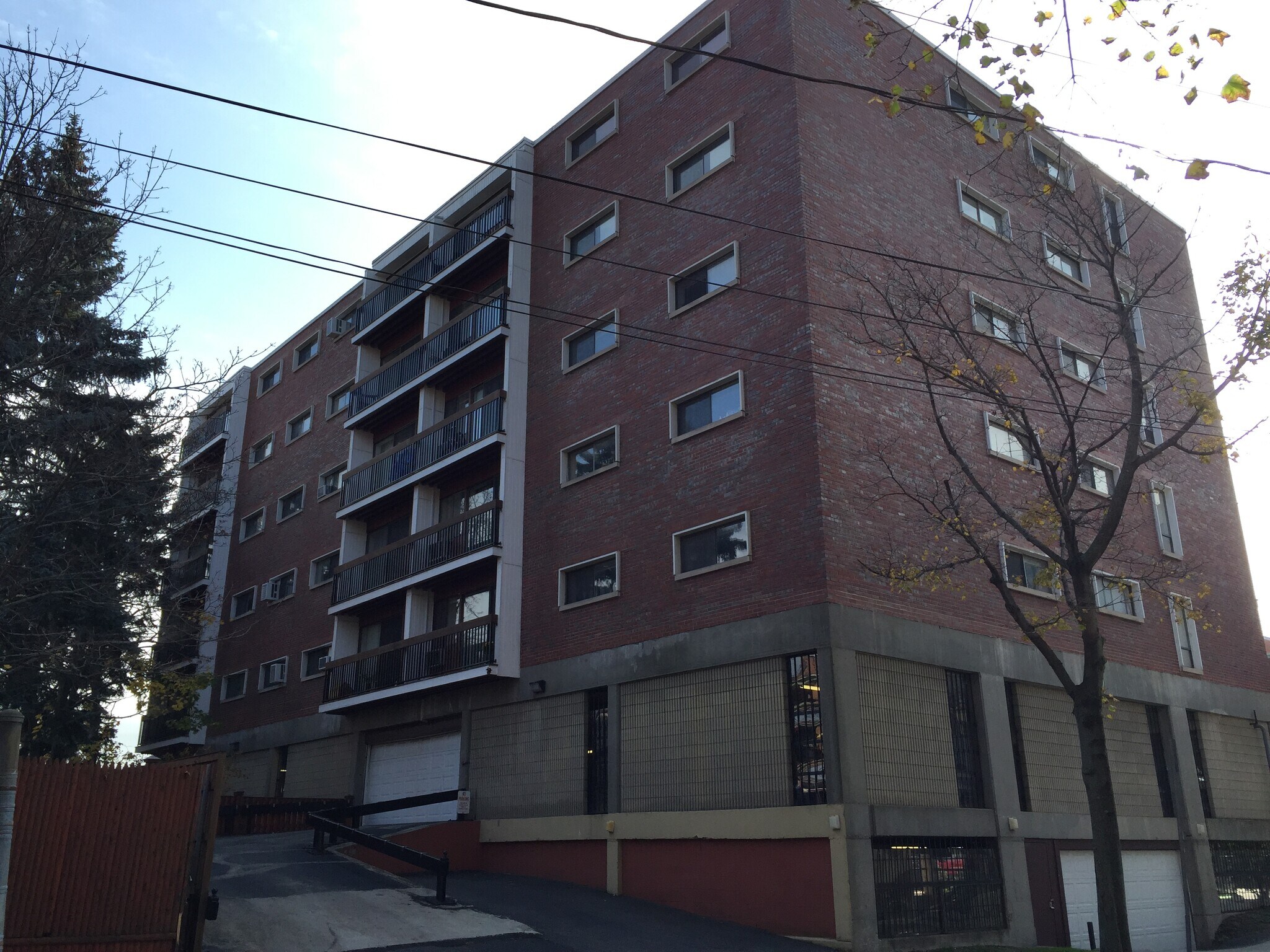 Building Photo - 1643 Cambridge St