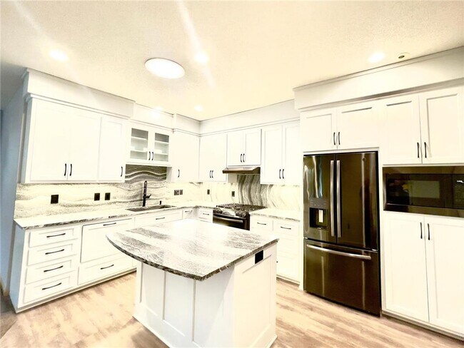 Building Photo - 12022 Vermillion St NE