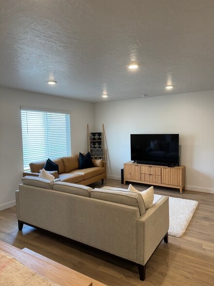 Building Photo - 1144 W Summit Ridge Pky