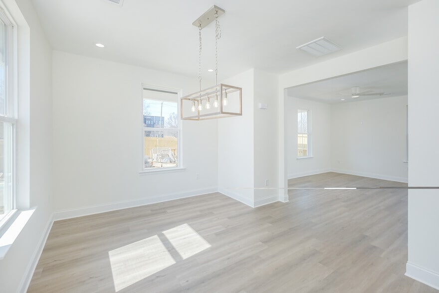 Building Photo - 1122 Rodey Ave