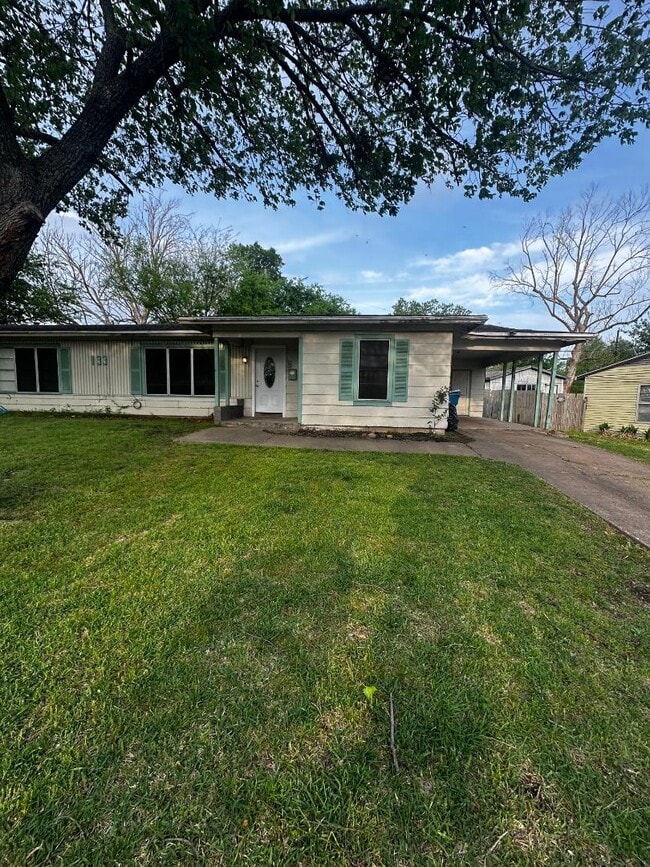 Building Photo - 133 Vandenburg Dr