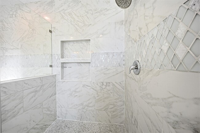 Building Photo - 514 E 29th St