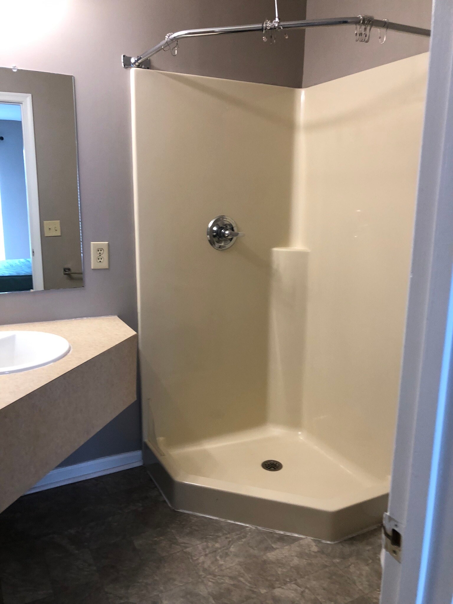 Bathroom 1 - 1366 Hunters Rd