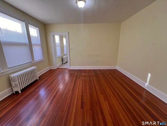 Building Photo - 2125 E Main St