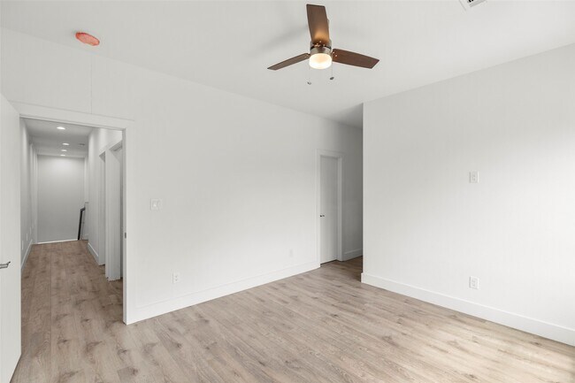 Building Photo - 2202 Wavell St