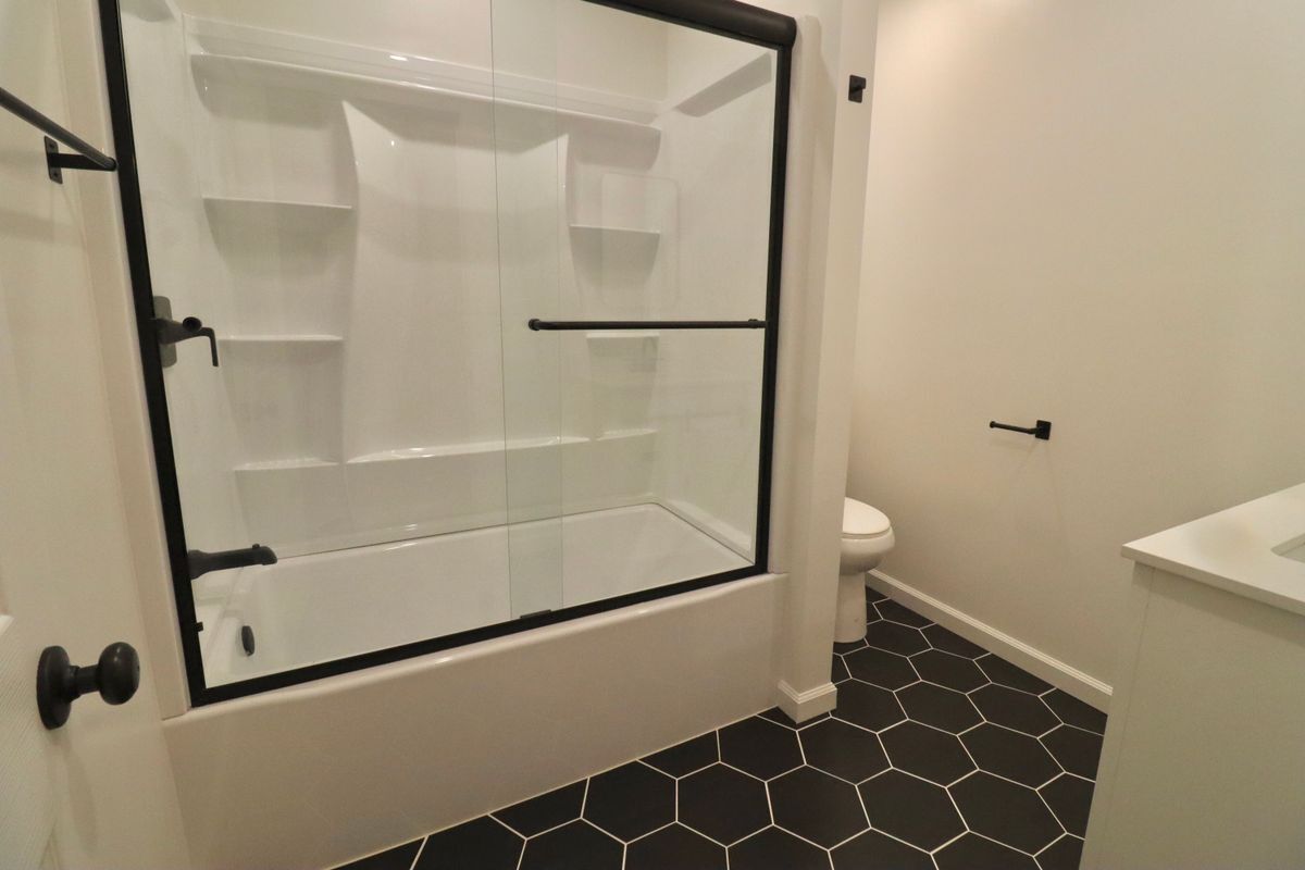 Building Photo - 3150 Lime St