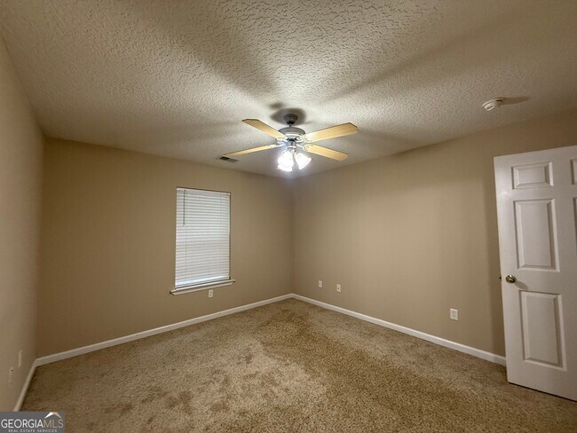 Building Photo - 8002 Towne Pk Dr