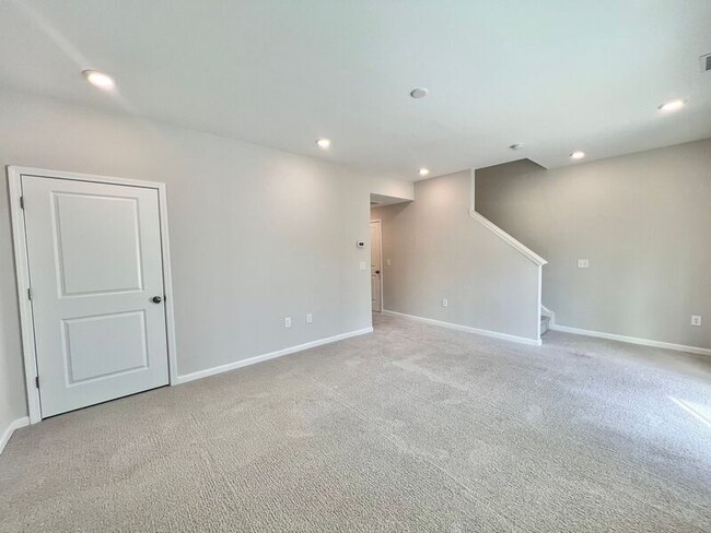 Building Photo - 1034 Manorhaven Dr