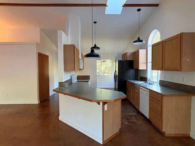 Building Photo - 658 Fox Dr