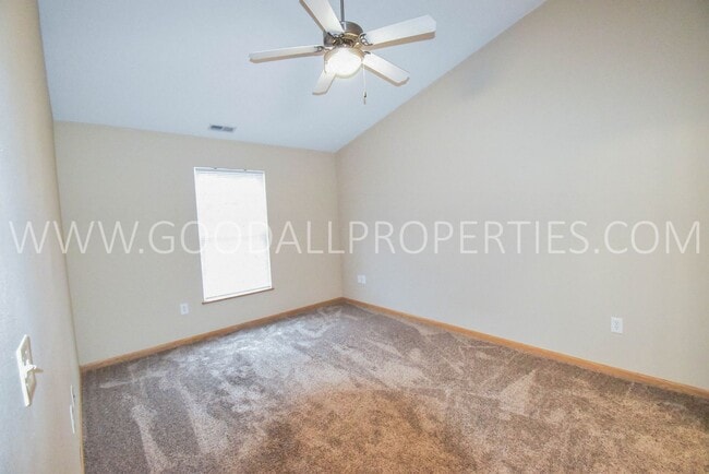 Building Photo - 15404 Townsend Ave