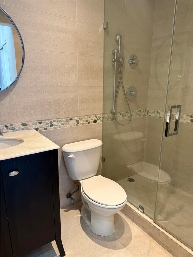 Building Photo - 540 Brickell Key Dr