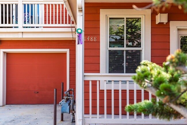 Primary Photo - Old Town GEM Just 1 Block from PCMR!