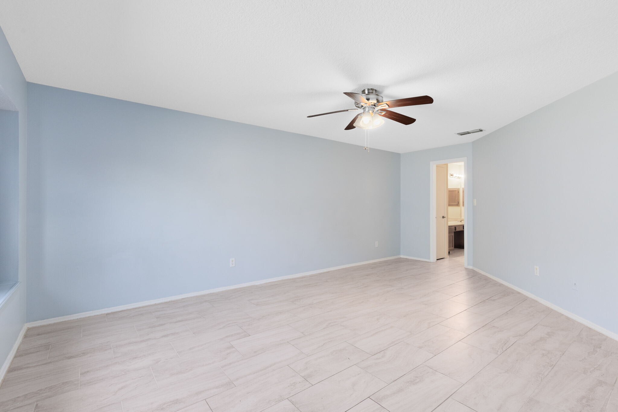 Building Photo - 738 Rosalie Way