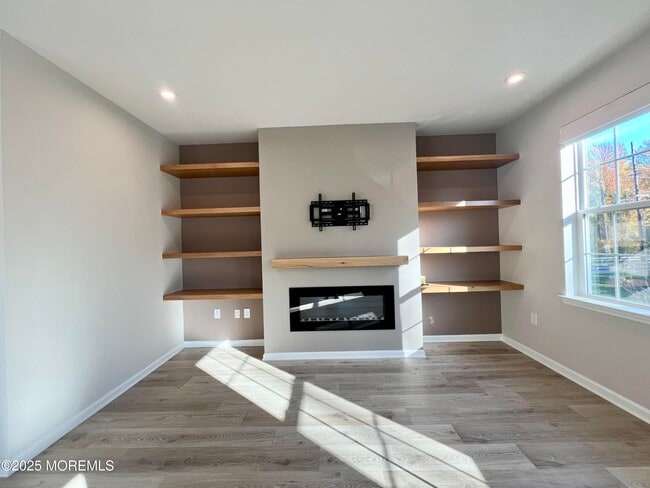 Building Photo - 1501 Arose Ln